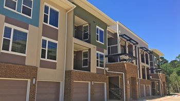 Apartments with garages near conroe texas